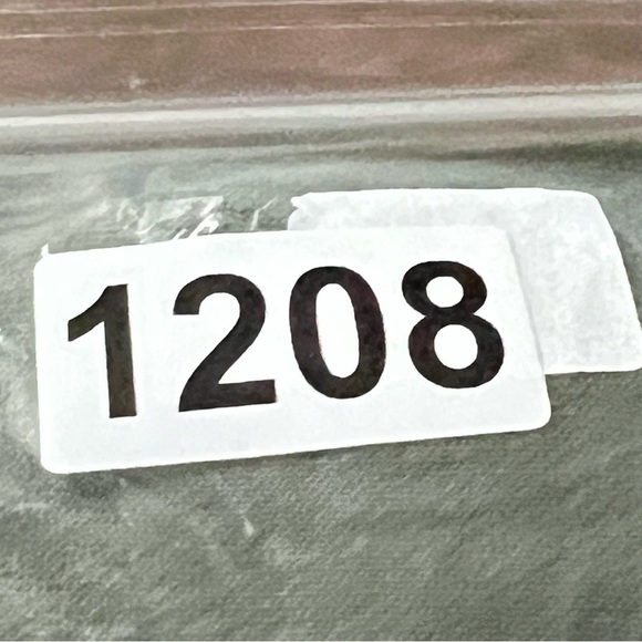 Guess Olive Green Men’s Crew Neck Cotton Blend Sweatshirt Sweater Size XL NWT - Picture 10 of 10